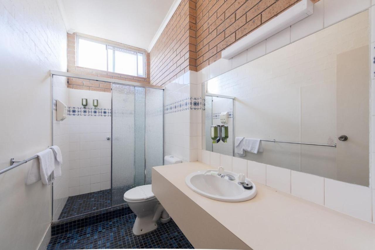 Colac Mid City Motor Inn Bagian luar foto