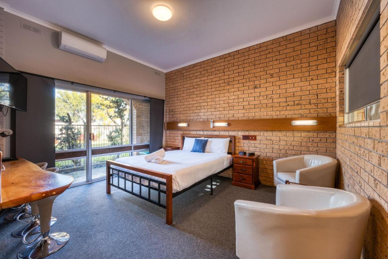 Colac Mid City Motor Inn Bagian luar foto