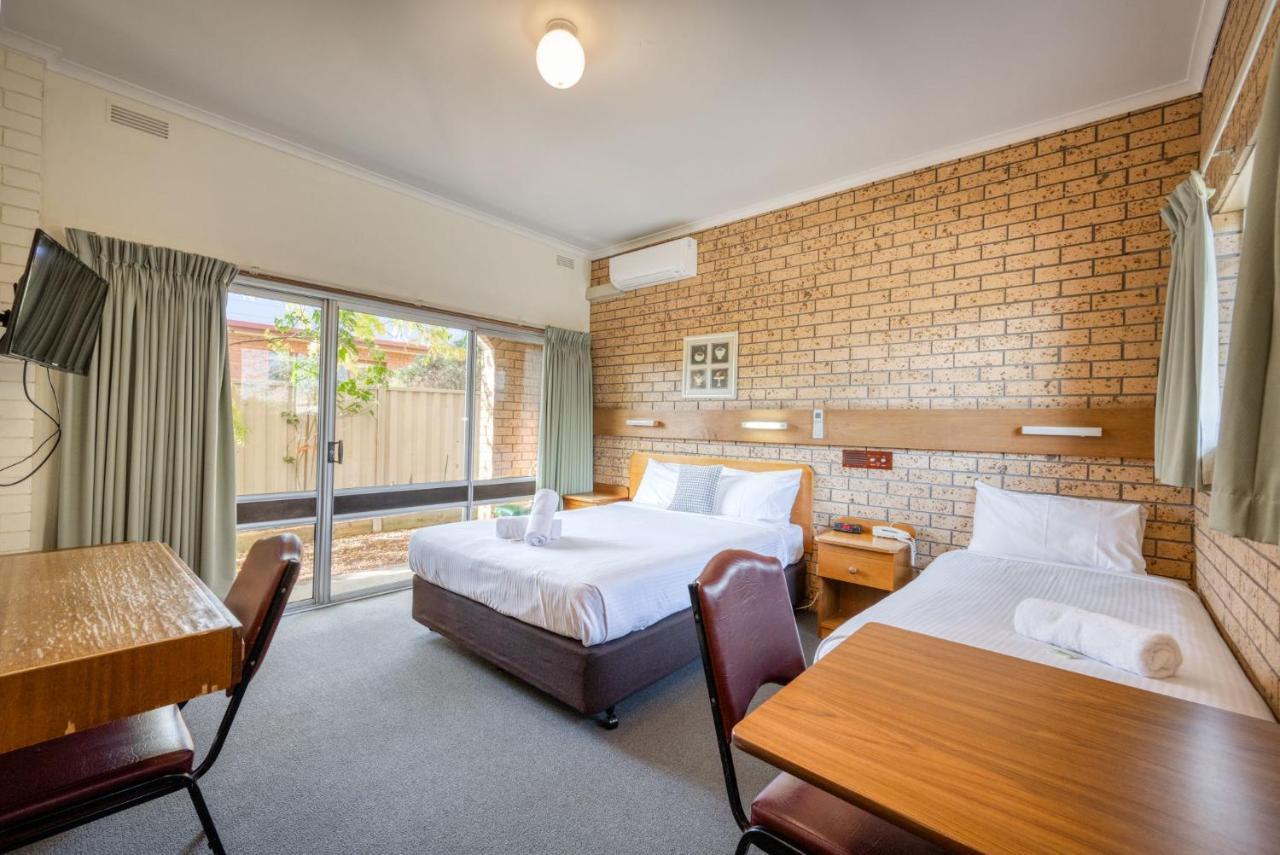 Colac Mid City Motor Inn Bagian luar foto