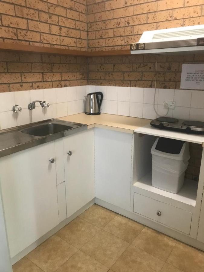 Colac Mid City Motor Inn Bagian luar foto