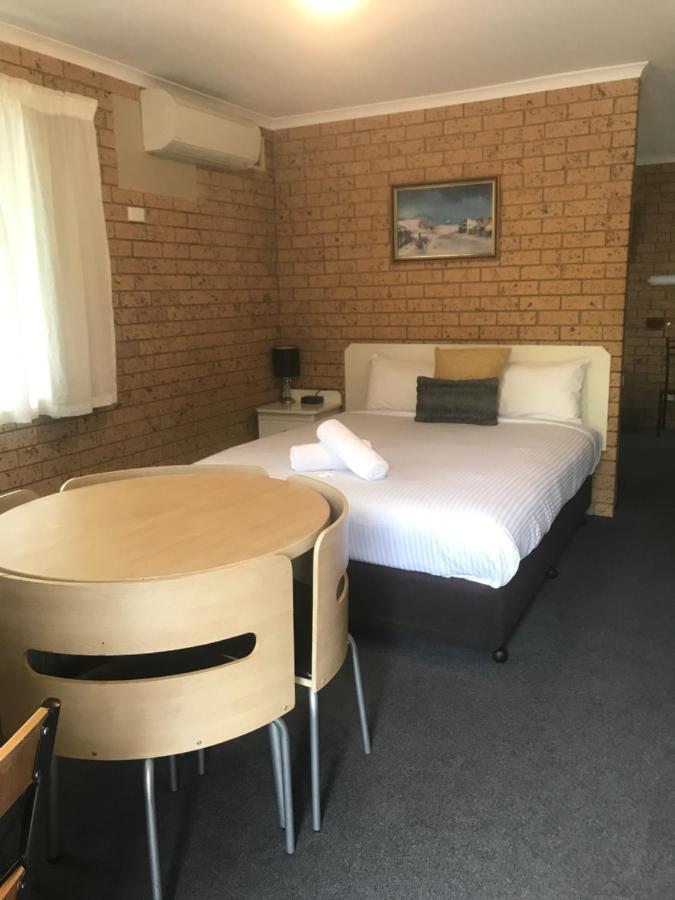 Colac Mid City Motor Inn Bagian luar foto