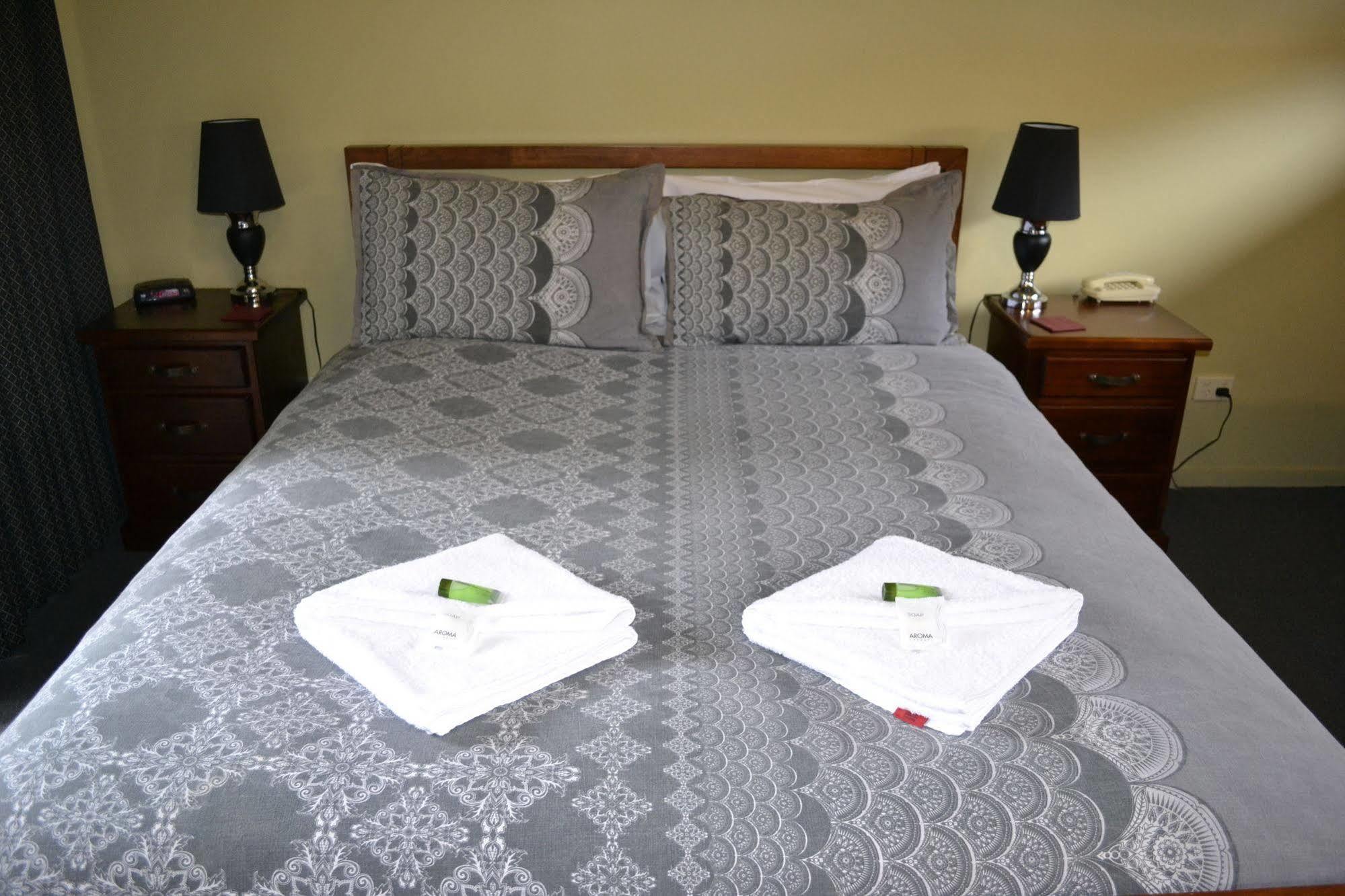 Colac Mid City Motor Inn Bagian luar foto