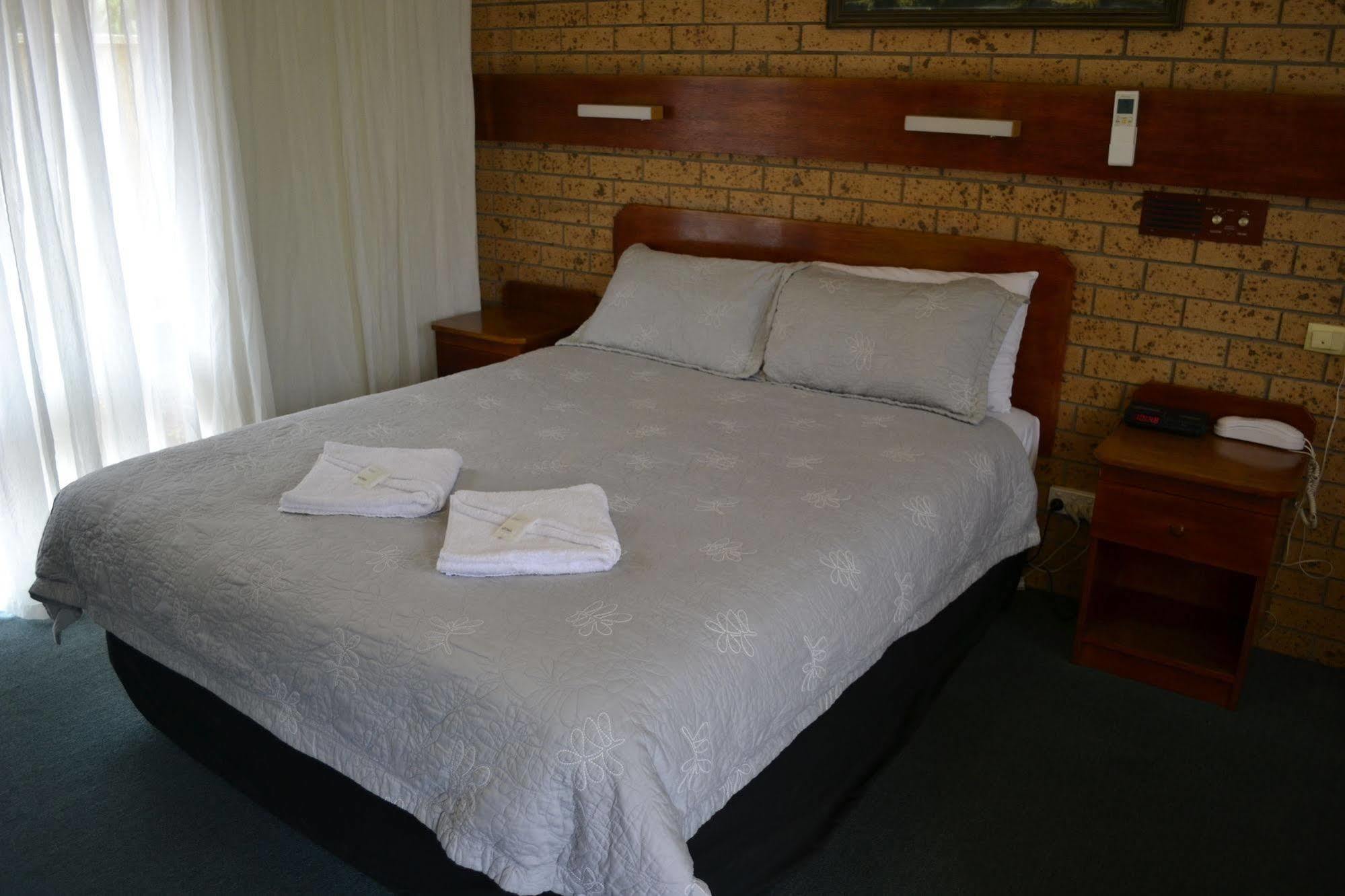 Colac Mid City Motor Inn Bagian luar foto