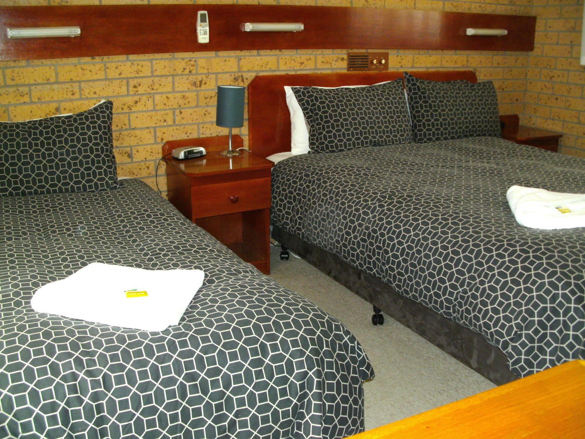 Colac Mid City Motor Inn Bagian luar foto