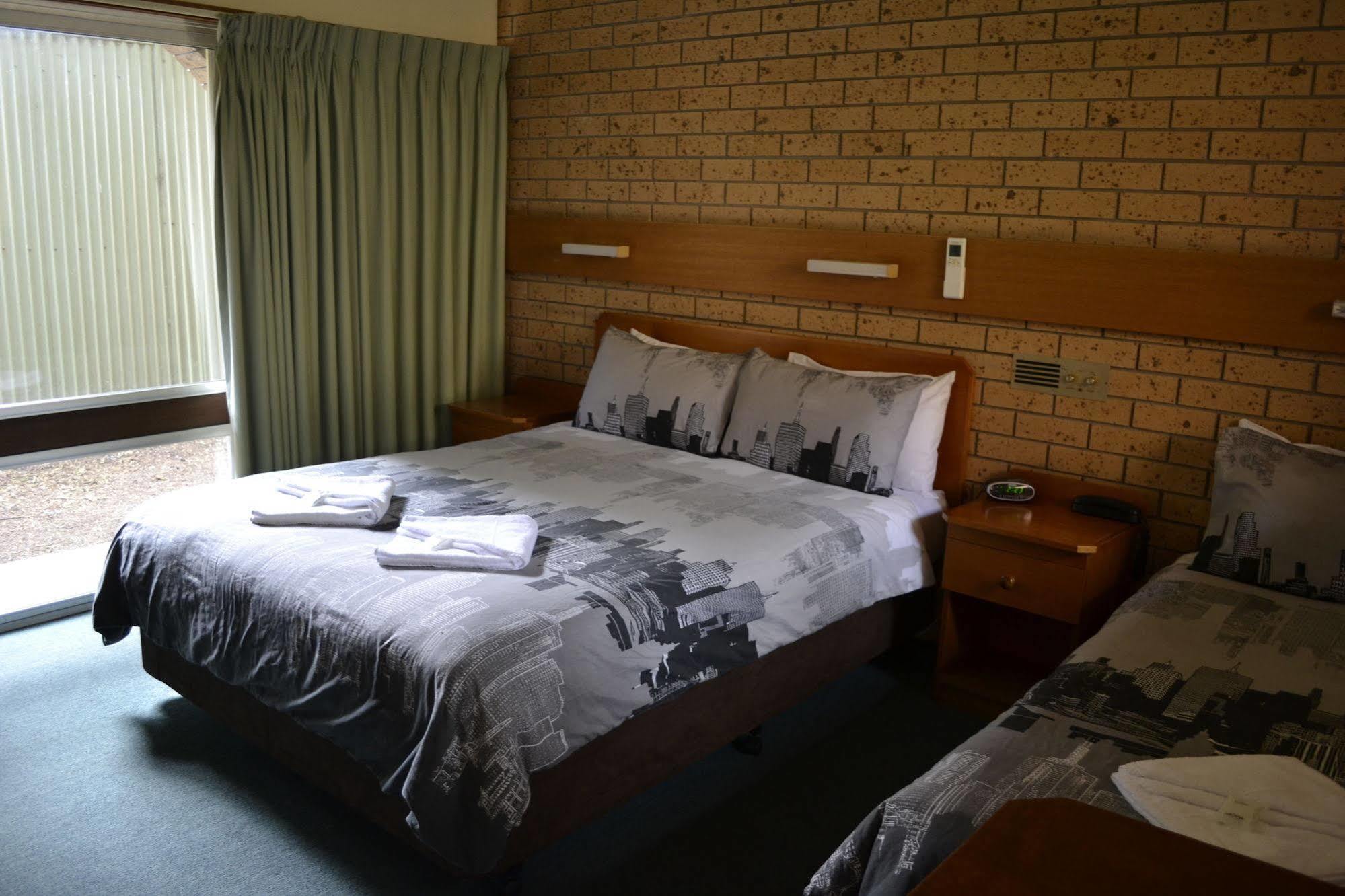 Colac Mid City Motor Inn Bagian luar foto