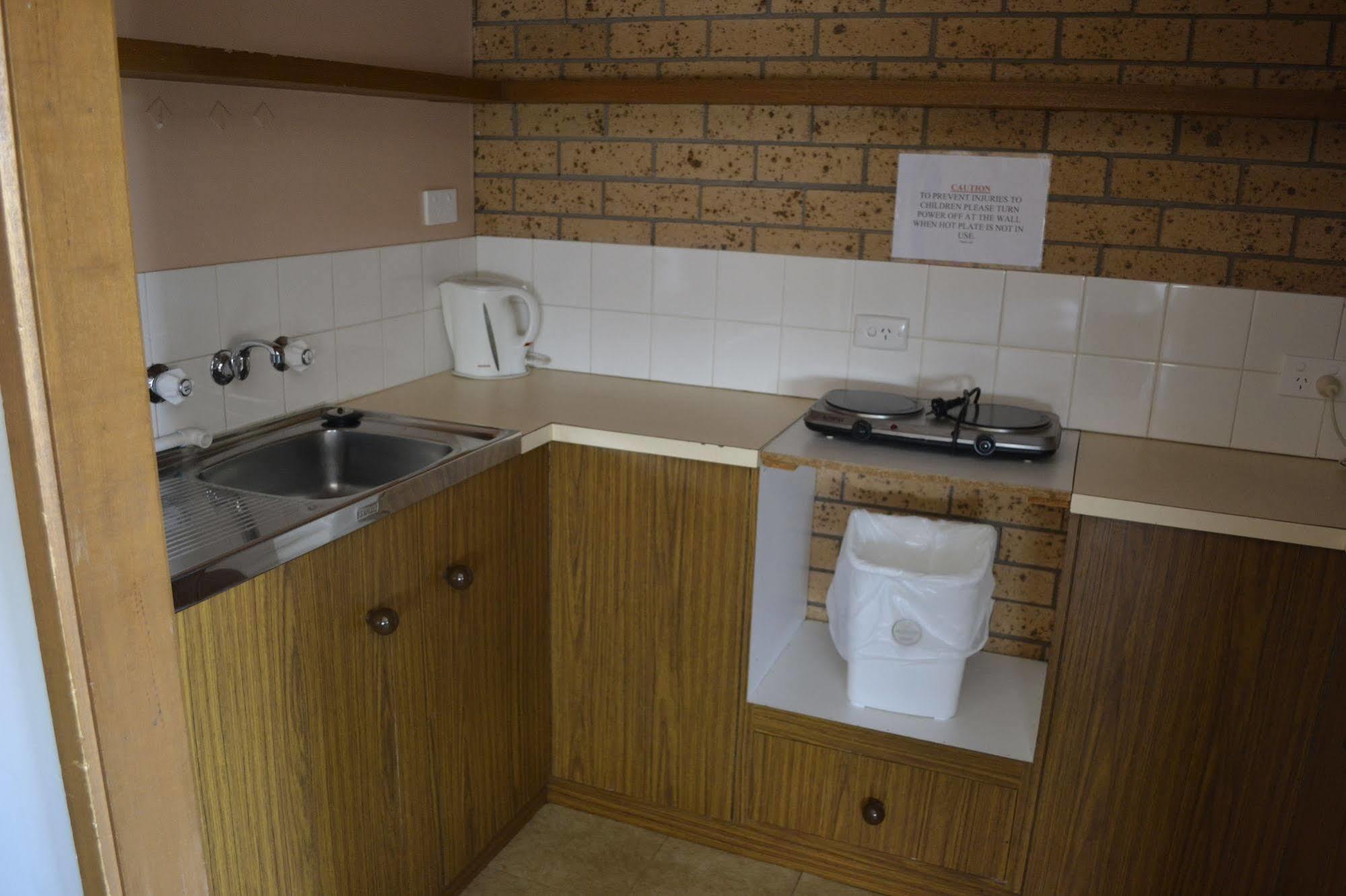 Colac Mid City Motor Inn Bagian luar foto