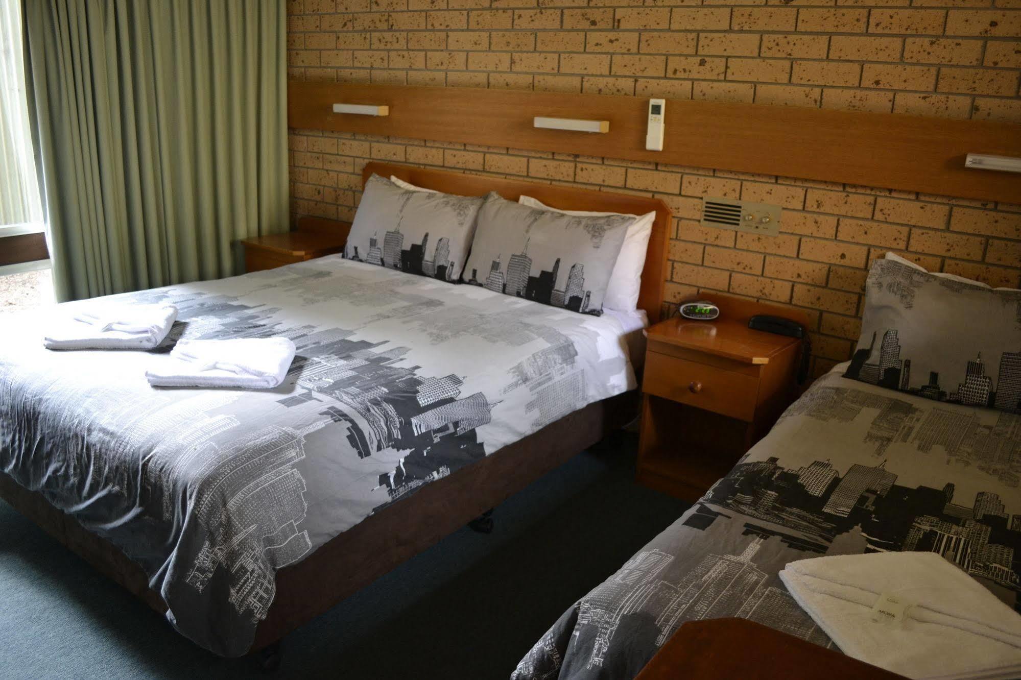 Colac Mid City Motor Inn Bagian luar foto