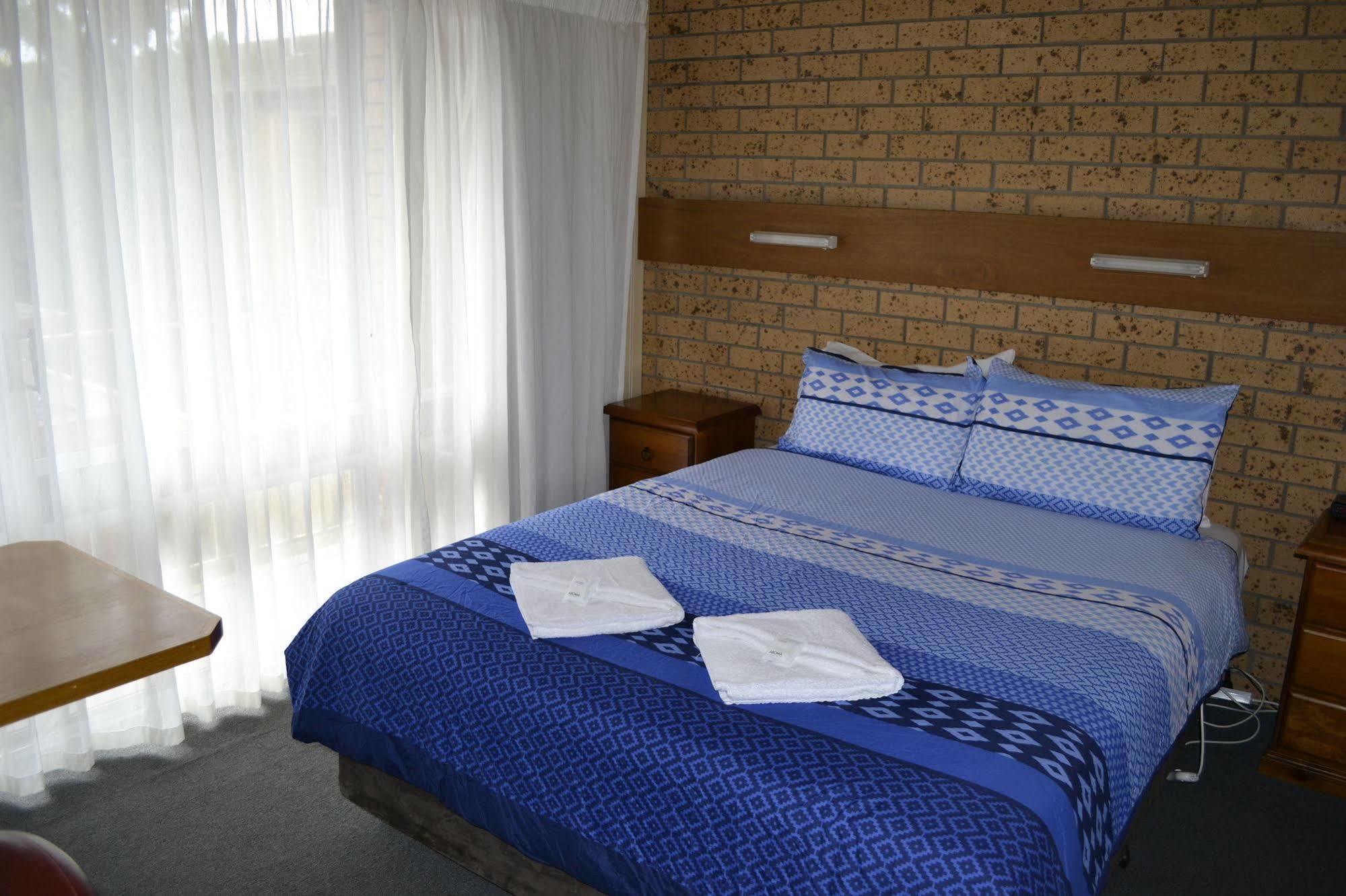 Colac Mid City Motor Inn Bagian luar foto