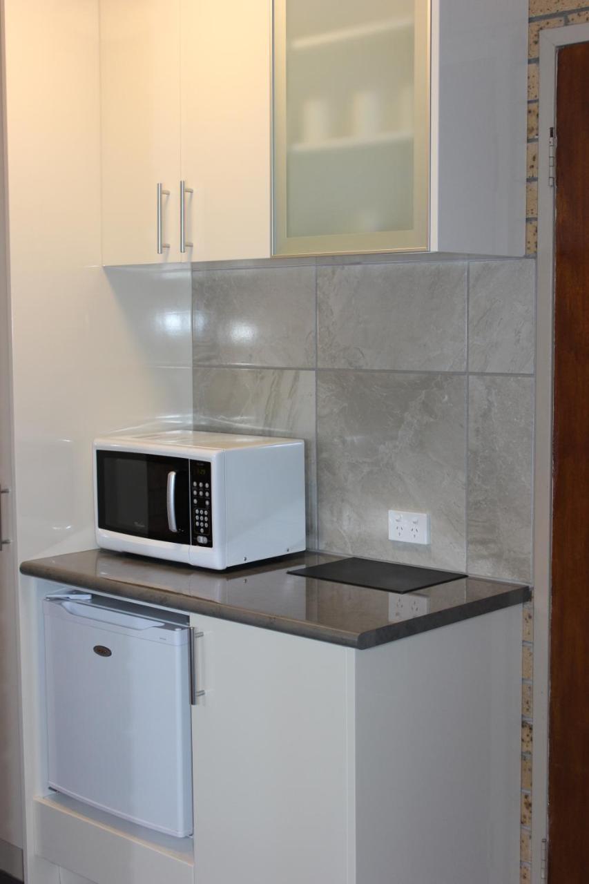 Colac Mid City Motor Inn Bagian luar foto
