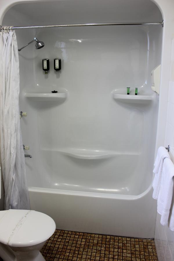 Colac Mid City Motor Inn Bagian luar foto