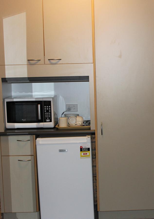 Colac Mid City Motor Inn Bagian luar foto